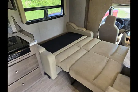 George's Nexus RV Phantom 32P