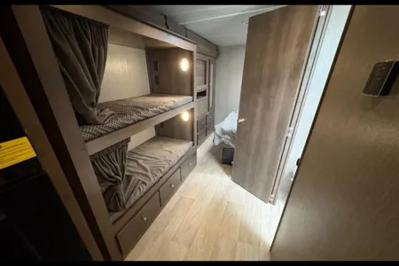 New Family RV (1,300 miles) | Bunks + Smart TVs | Pet/Smoke-Free