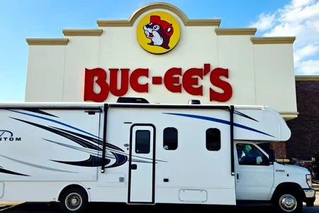 32' Bunkhouse | Bunks + Smart TVs | Pet/Smoke-Free