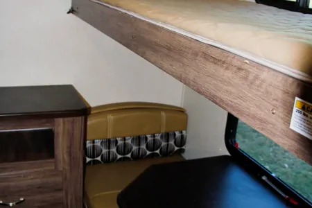 Jeremy 's Igo 28bhs Travel Trailer