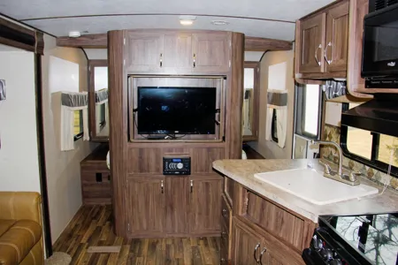 Jeremy 's Igo 28bhs Travel Trailer