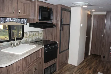 Jeremy 's Igo 28bhs Travel Trailer