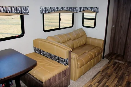 Jeremy 's Igo 28bhs Travel Trailer