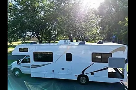 Fireside RV's 2019 Thor Motor Coach Majestic 28A - LMI1519