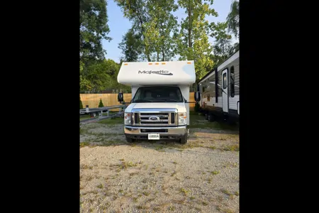 Fireside RV's 2019 Thor Motor Coach Majestic 28A - LMI1519