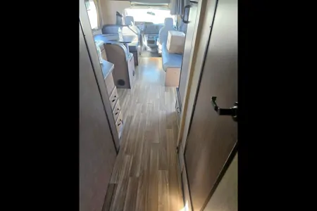 Fireside RV's 2019 Thor Motor Coach Majestic 28A - LMI1519