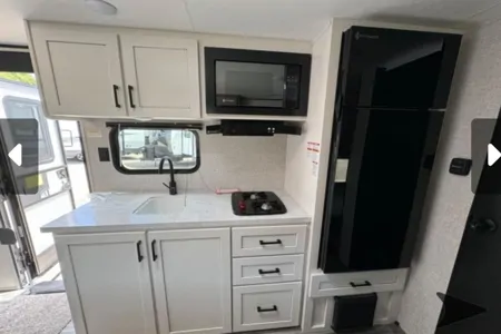 Ace's Jayco 175BH Thing two