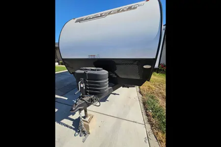 Lindsey's Primetime Tracer LE Ultra Lite Travel Trailer