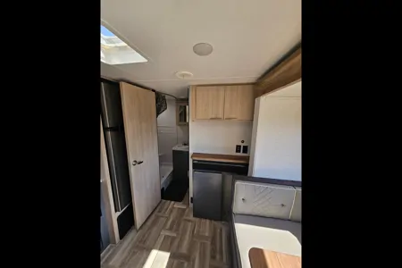 Lindsey's Primetime Tracer LE Ultra Lite Travel Trailer