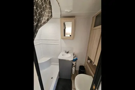 Lindsey's Primetime Tracer LE Ultra Lite Travel Trailer