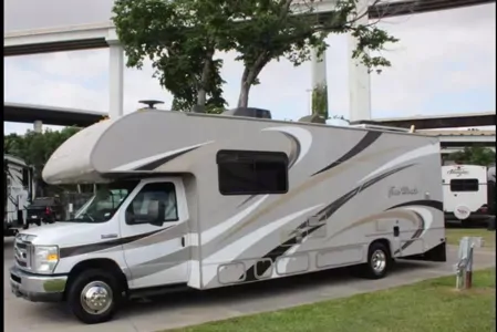 2015 Thor Motor Coach 28F Class C