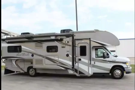 2015 Thor Motor Coach 28F Class C