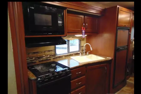 2015 Thor Motor Coach 28F Class C