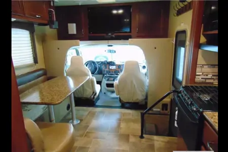 2015 Thor Motor Coach 28F Class C