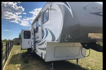 RT’s Entertainment 2012 Keystone Cougar 327RES