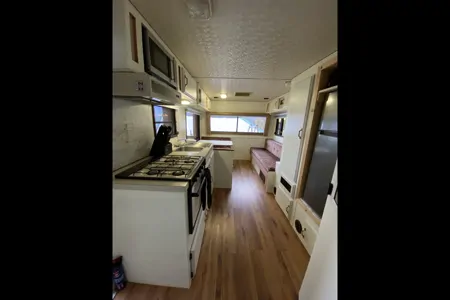 Worth the Climb: A Rustic Lakeview Retreat