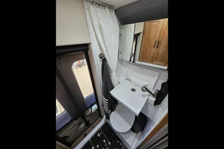 Unique 2023 Coachmen Beyond RB - Great for tall people!