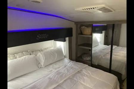 Neal's Fleetwood 2022 Fifth Wheel