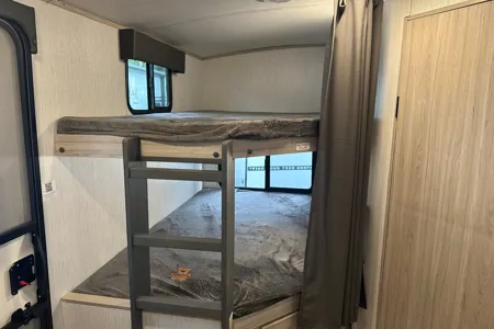 GM's Cruiser RV Shadow Cruiser 277BHS Travel Trailer