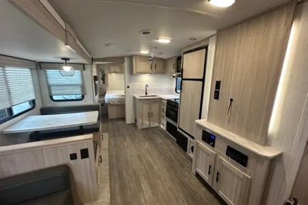 GM's Cruiser RV Shadow Cruiser 277BHS Travel Trailer