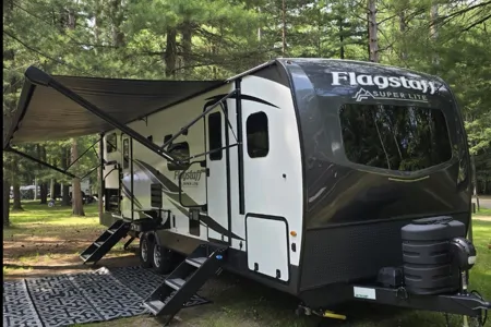 The Silver Spur Guest & Paddock