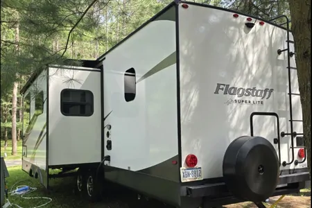 The Silver Spur Guest & Paddock