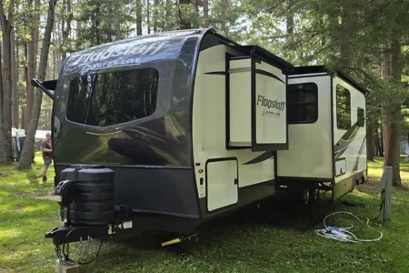 The Silver Spur Guest & Paddock