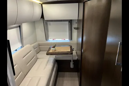 Vincent's Leisure Travel Vans 2019 Class B