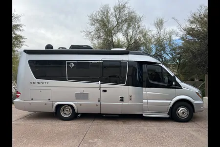 Vincent's Leisure Travel Vans 2019 Class B