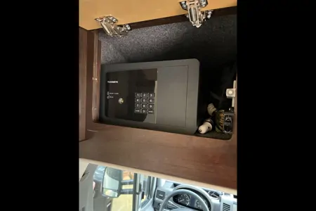 Vincent's Leisure Travel Vans 2019 Class B