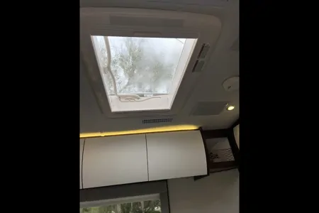 Vincent's Leisure Travel Vans 2019 Class B