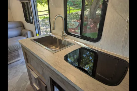 Michael's Palomino Real Lite 188BH Travel Trailer
