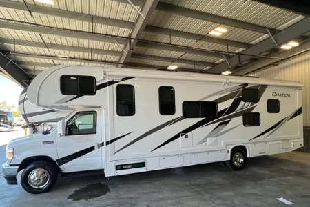 Convenience Rv's Chateau 31EV