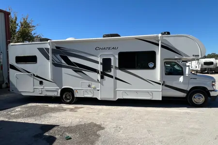Convenience Rv's Chateau 31EV