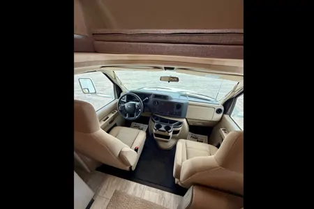 Convenience Rv's Chateau 31EV