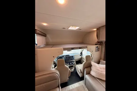 Convenience Rv's Chateau 31EV