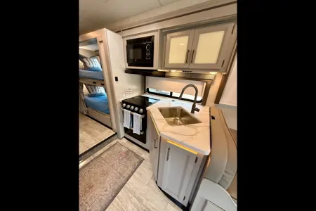 Convenience Rv's Chateau 31EV