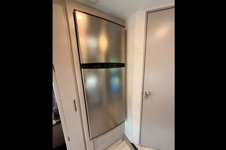 Convenience Rv's Chateau 31EV
