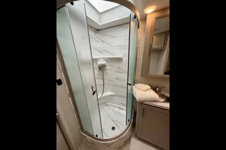 Convenience Rv's Chateau 31EV