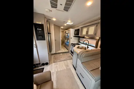 Convenience Rv's Chateau 31EV