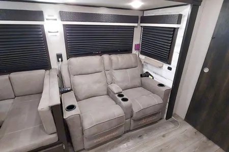 Fireside RV's 2021 Jayco White Hawk 27RB - LMI1125