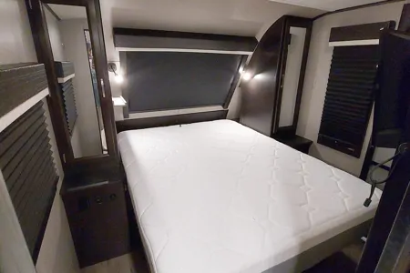 Fireside RV's 2021 Jayco White Hawk 27RB - LMI1125