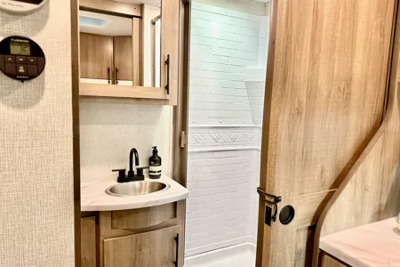 New Listing Special! Grand Design Imagine - Stylish Retreat Minutes from Disney - The Shadewell