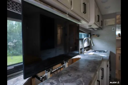 Alexandre's Thor Motor Coach Gemini TE23 Class B