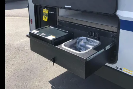 Jen's Sport Trek 270 VBH Travel Trailer