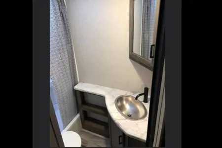 Jen's Sport Trek 270 VBH Travel Trailer