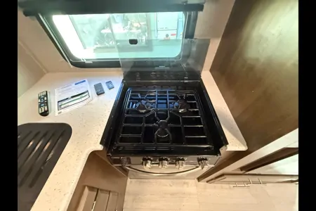 Couples Camper • Rockwood Mini Lite • Solar • Easy Tow • Delivery