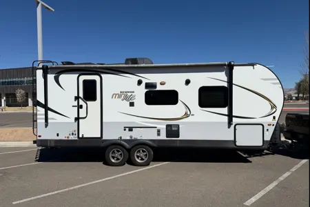 Couples Camper • Rockwood Mini Lite • Solar • Easy Tow • Delivery