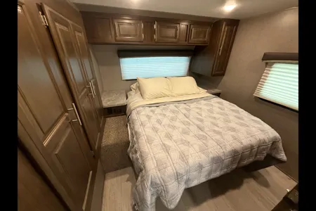 Couples Camper • Rockwood Mini Lite • Solar • Easy Tow • Delivery