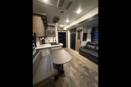 Johnny's Forest River Cherokee Wolfpack 36516 Toy Hauler